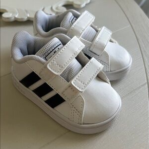 Adidas Infant Sneakers in White with Black Stripes